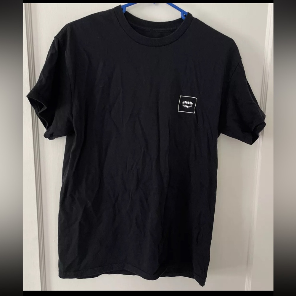 CHOMP Skull Graphic Mens Tee Shirt Crewneck Size Medium Black